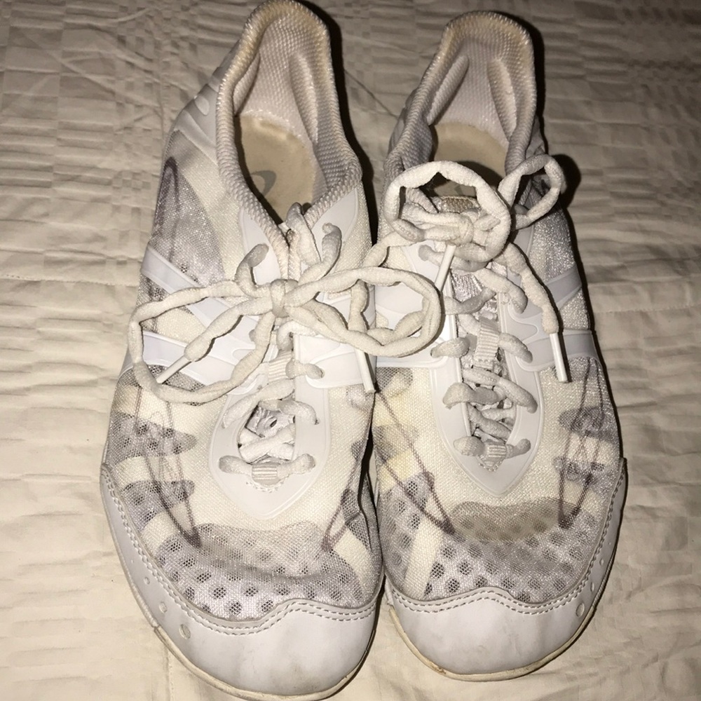 Nfinity cheer shoes
